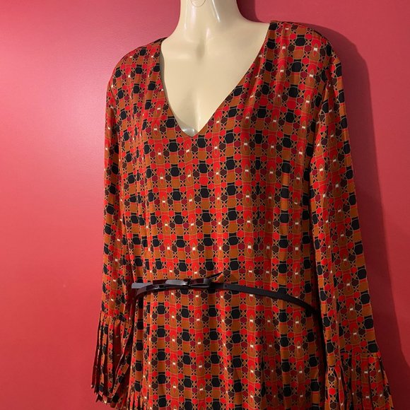 The Limited Women's Red Printed Bell Sleeve Pleated Dress - Size 16 - NWT $99 - Picture 2 of 5